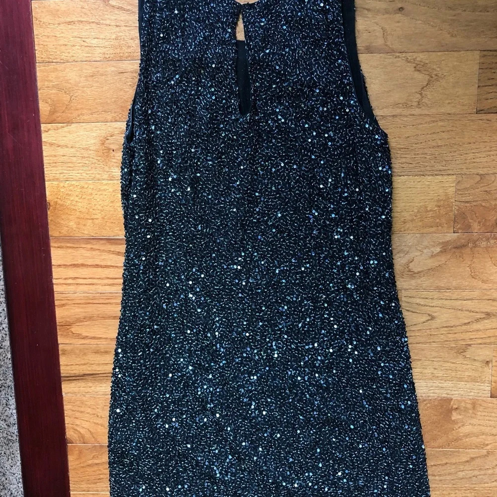 Single Dress - Picture 2 of 4